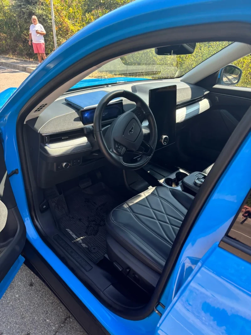 Ford Mustang Mach-E, снимка 3 - Автомобили и джипове - 52275666
