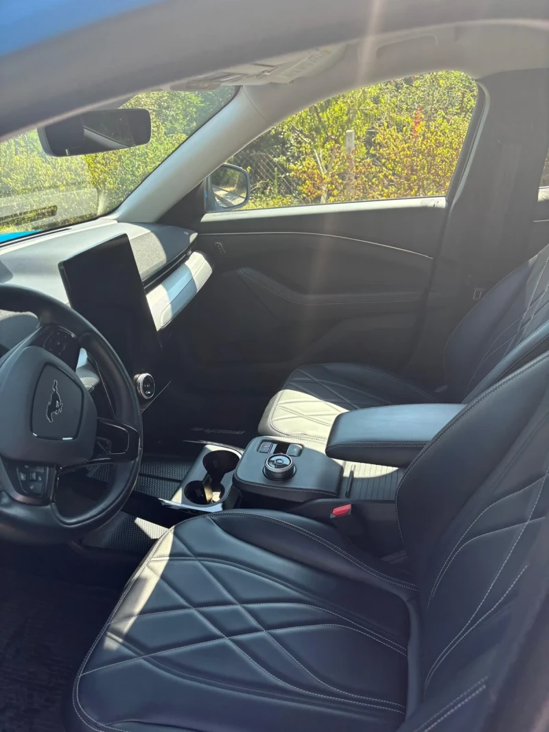 Ford Mustang Mach-E, снимка 4 - Автомобили и джипове - 52275666