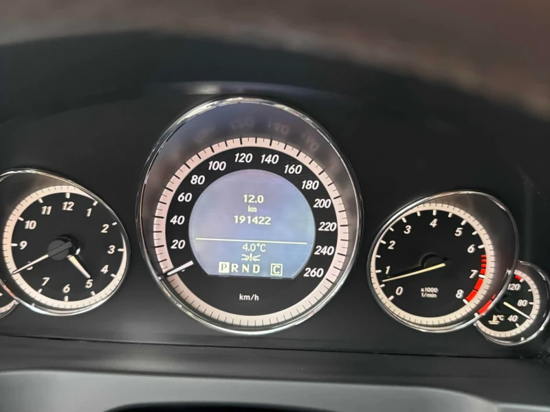 Mercedes-Benz E 350 * FULL AMG PACK* ПОДГРЕВИ* ОБДУХВАНЕ* ПАМЕТ* КАМЕР, снимка 8 - Автомобили и джипове - 53567262