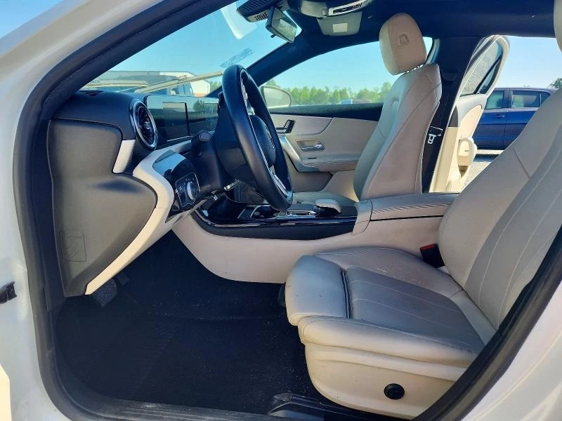 Mercedes-Benz A 220, снимка 7 - Автомобили и джипове - 54772296