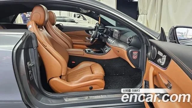 Mercedes-Benz E 220, снимка 9 - Автомобили и джипове - 54779253