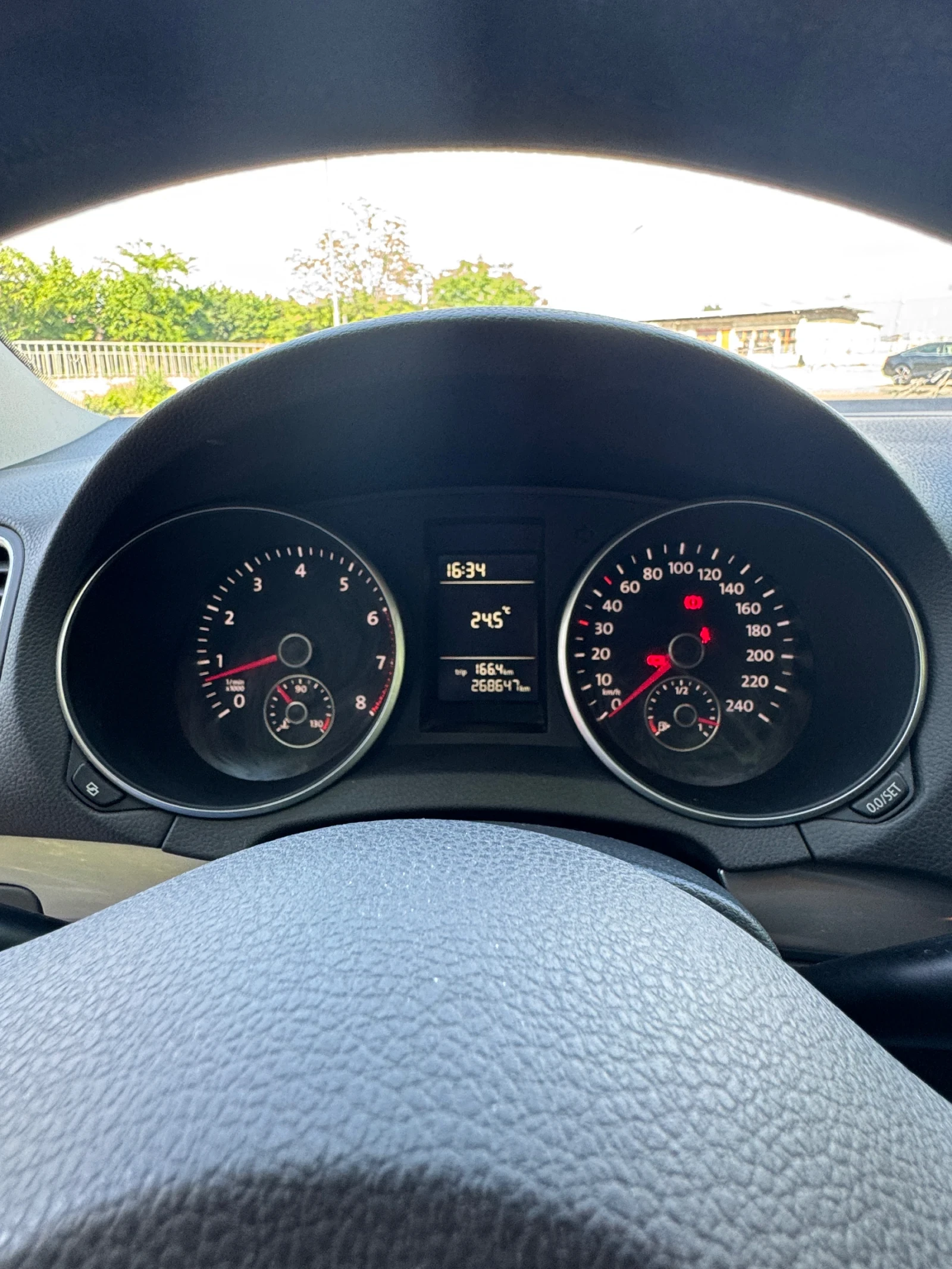 VW Golf 1.4 Бензин - изображение 8