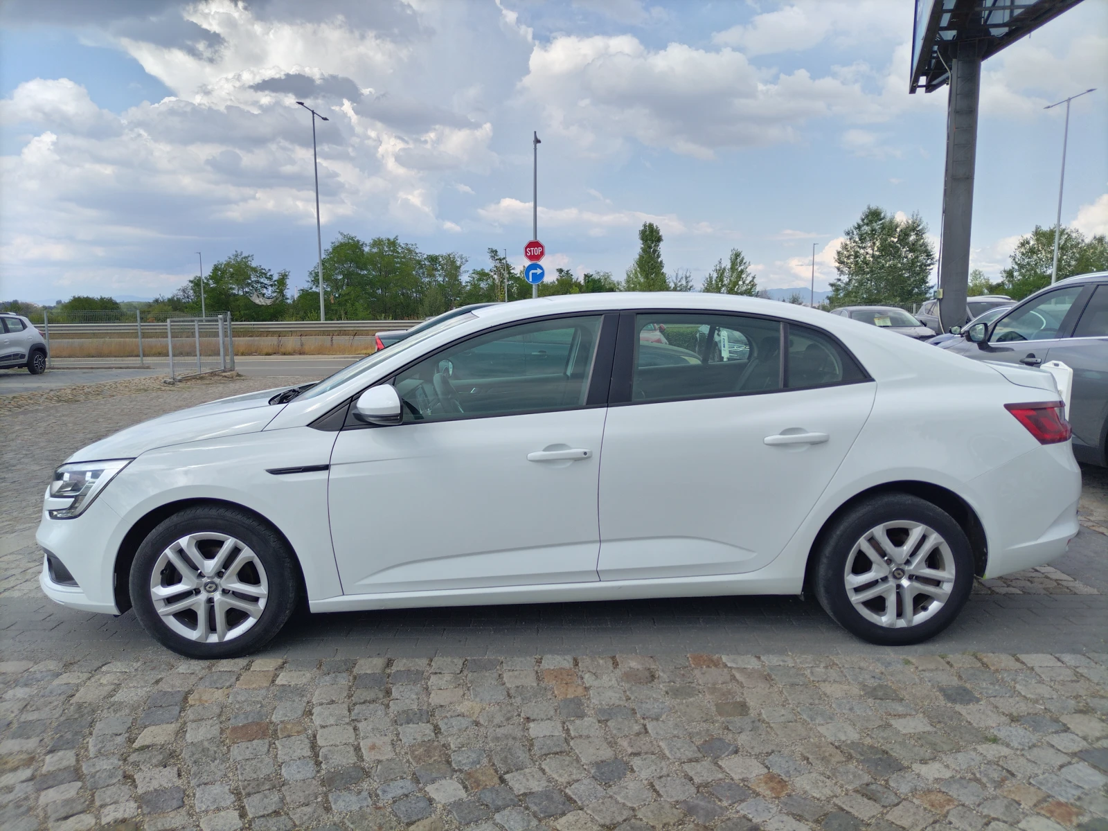 Renault Megane 1.3TCe 140 �.�./Life | Mobile.bg � ����������� 4