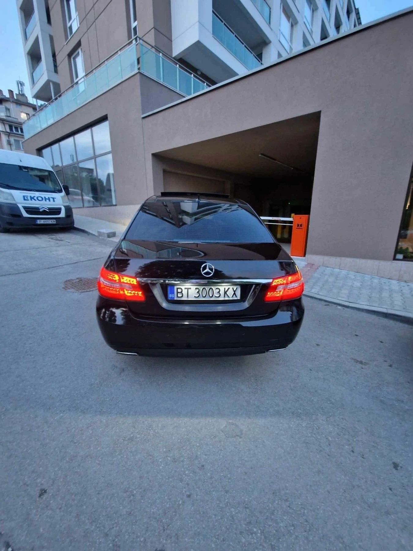 Mercedes-Benz E 220  - изображение 3