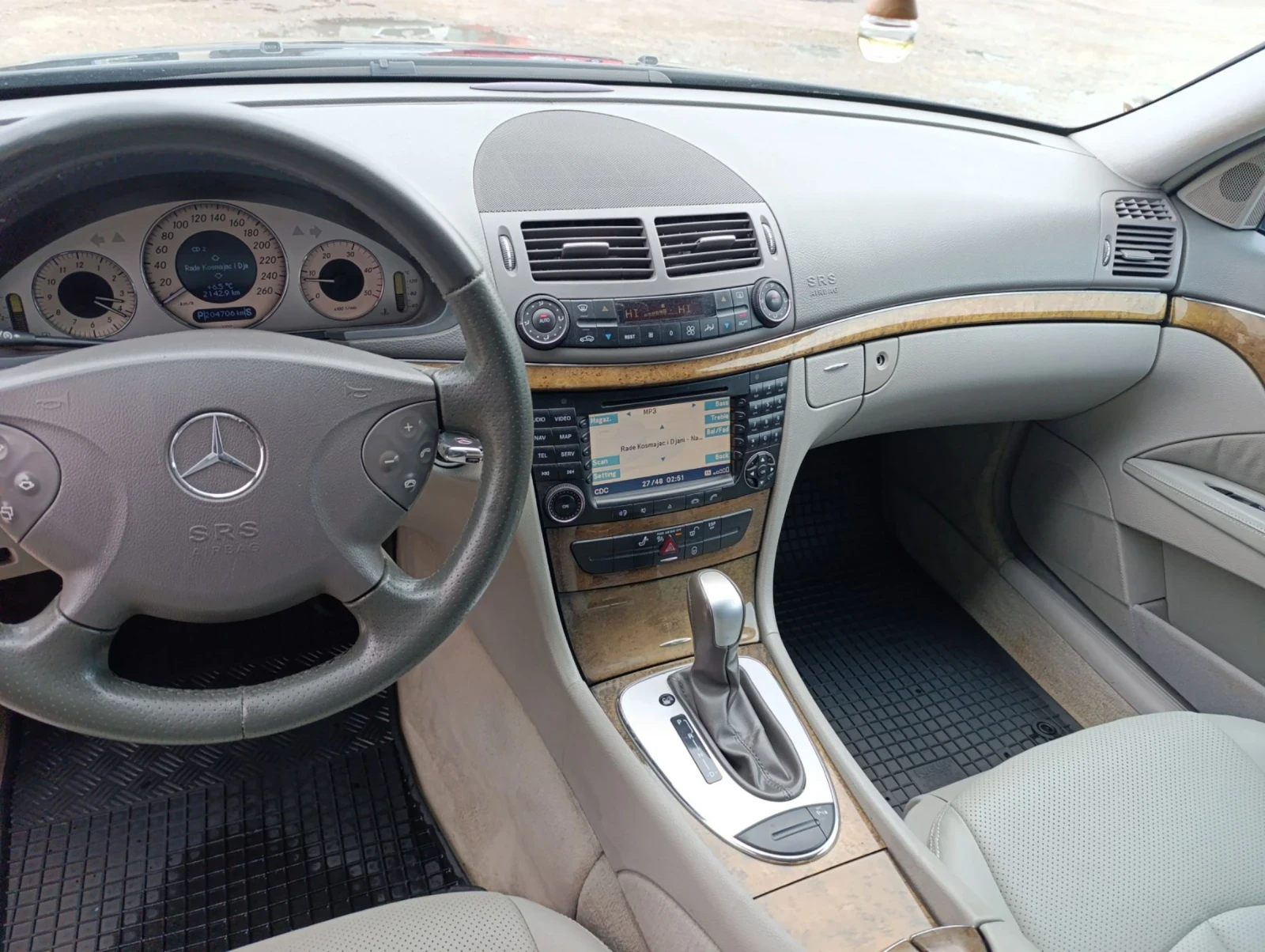 Mercedes-Benz E 320  - изображение 6