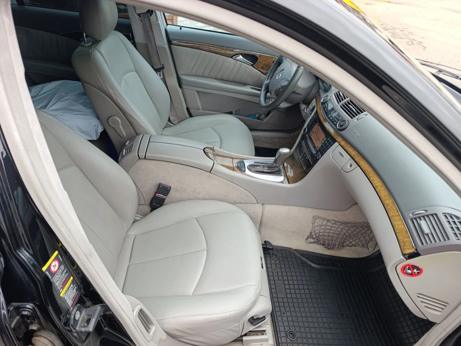 Mercedes-Benz E 320  - изображение 9