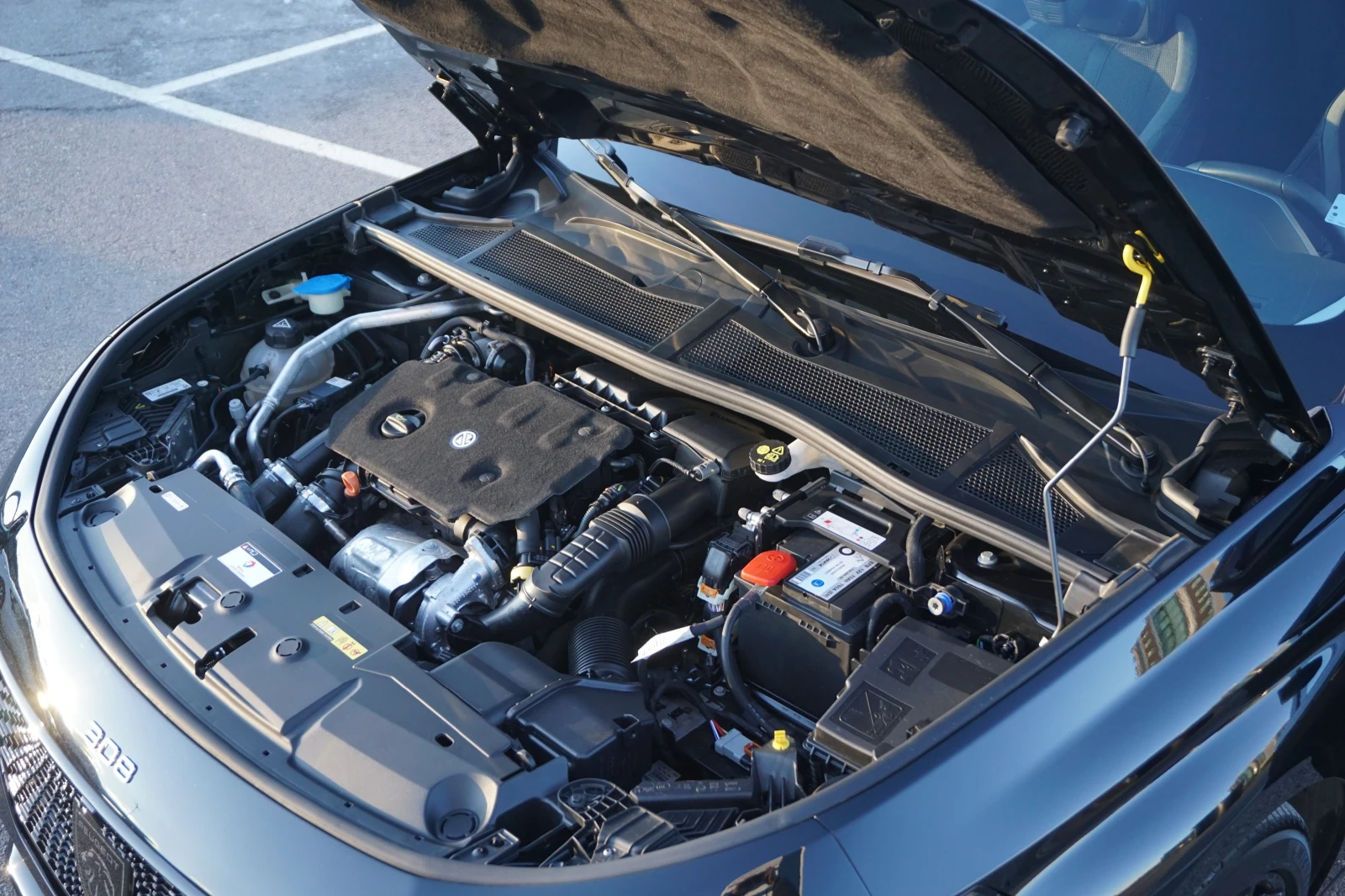 Peugeot 308 * 1.5 HDI* ALLURE* DISTRONIC* ВИДЕО* CARPLAY* , снимка 13 - Автомобили и джипове - 53657046