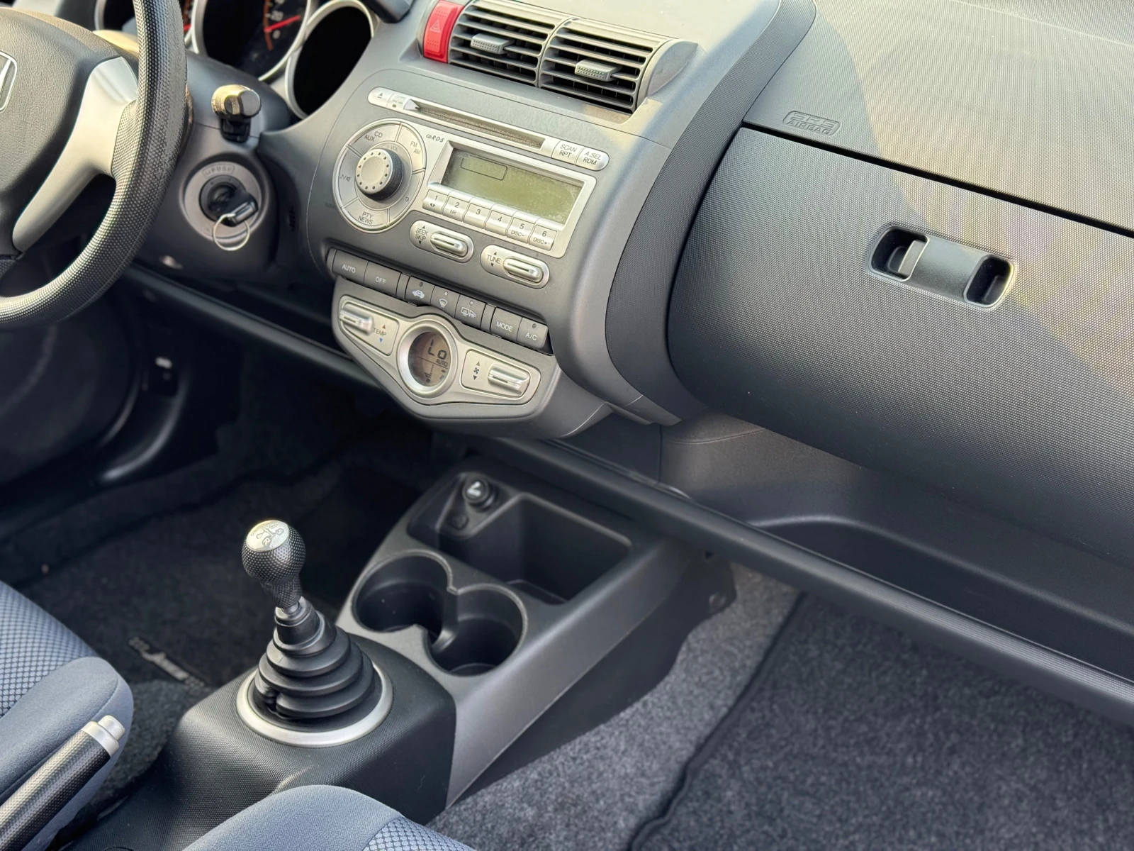 Honda Jazz 1.4i* 2008* Климатроник* 87кс* , снимка 11 - Автомобили и джипове - 53725138