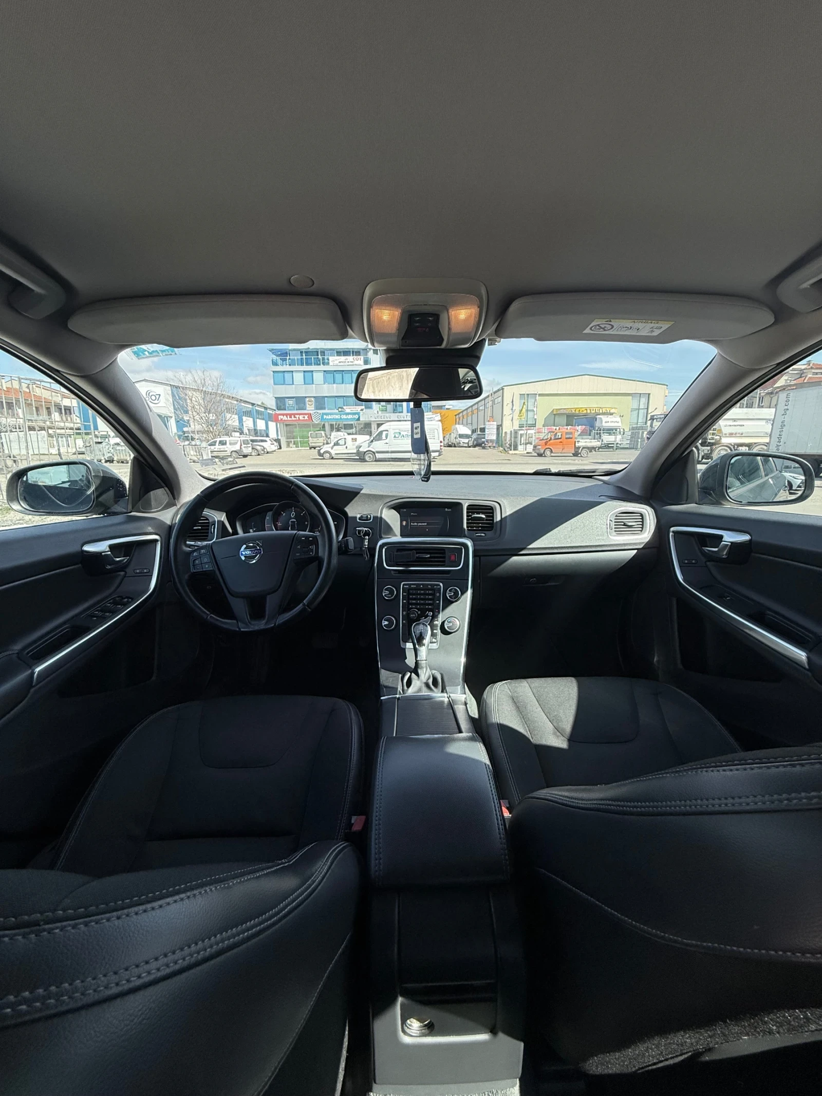 Volvo S60 2.0d D3 Топ състояние!!!, снимка 7 - Автомобили и джипове - 53754297