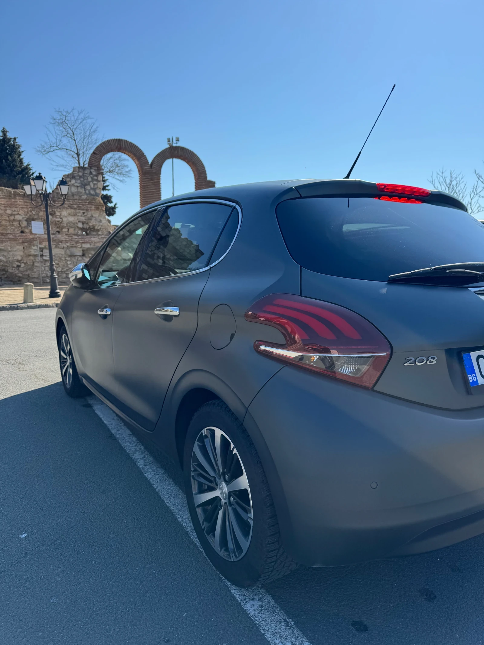 Peugeot 208, снимка 6 - Автомобили и джипове - 54111647