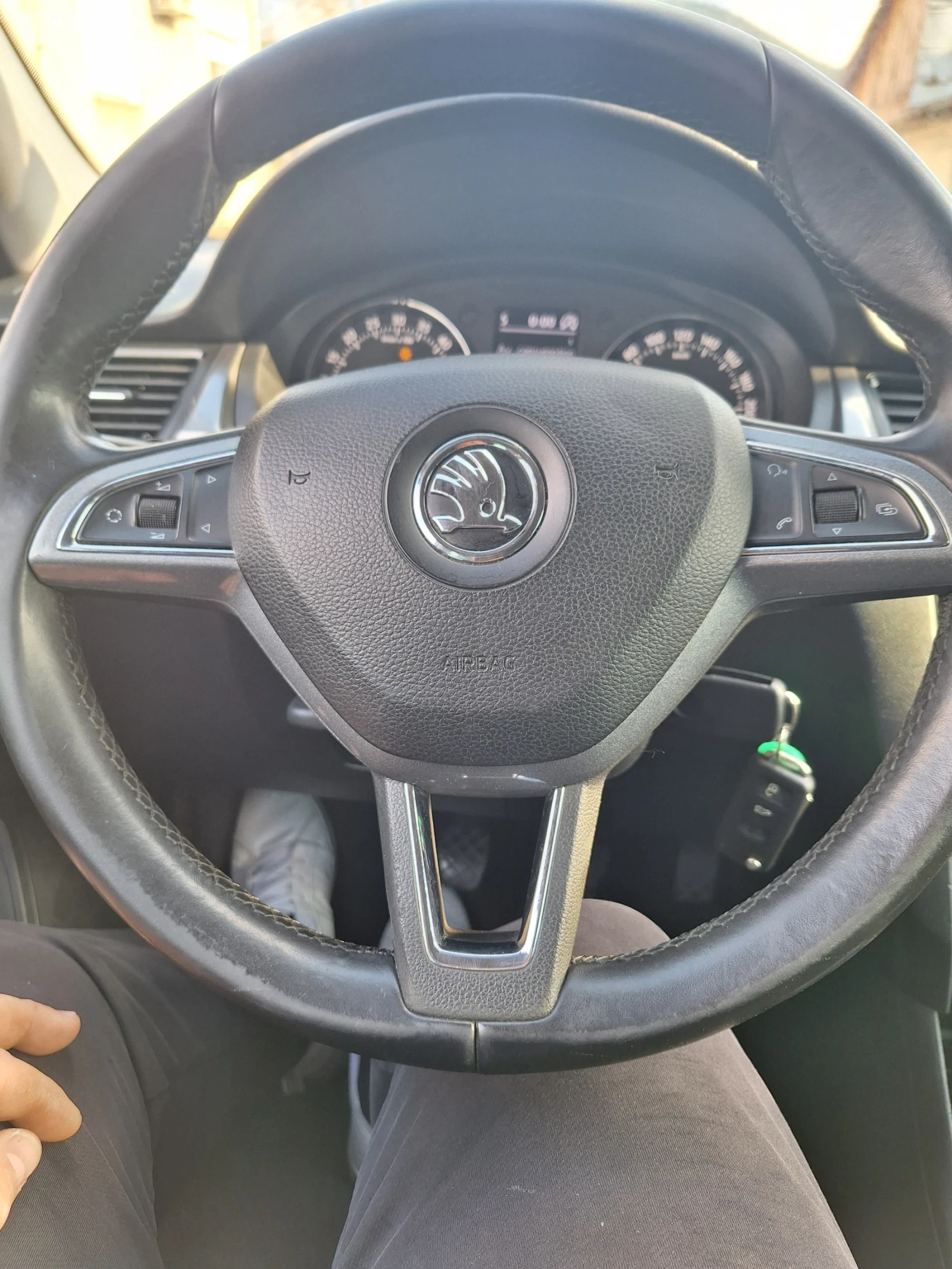 Skoda Rapid, снимка 3 - Автомобили и джипове - 54238655