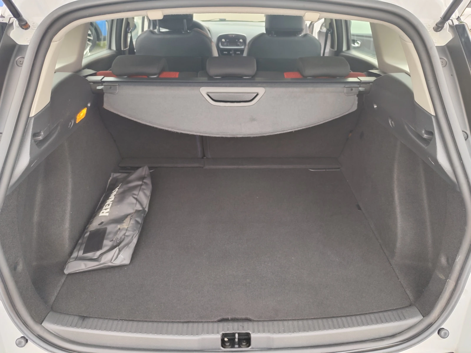 Renault Clio 1.5DCi* SPORTER* LED* EURO5B* , снимка 13 - Автомобили и джипове - 54631835
