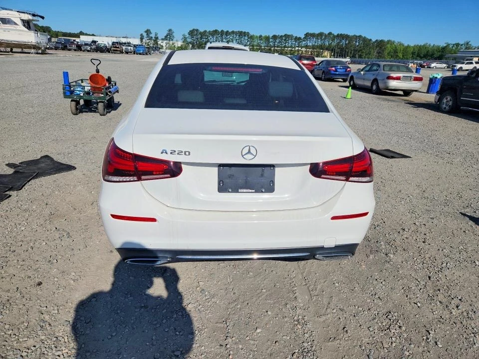 Mercedes-Benz A 220, снимка 6 - Автомобили и джипове - 54772296