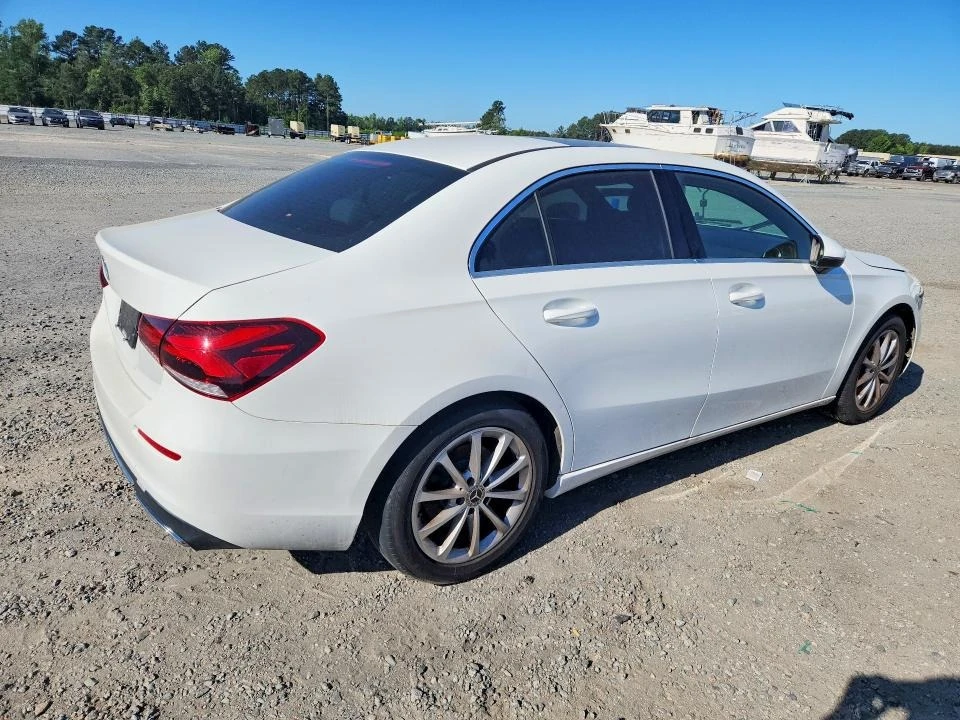 Mercedes-Benz A 220, снимка 3 - Автомобили и джипове - 54772296