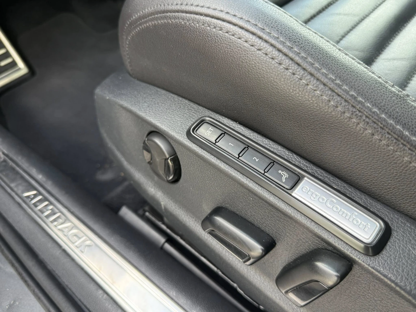 VW Alltrack 2.0 TSI CH 4x4, снимка 12 - Автомобили и джипове - 54786764