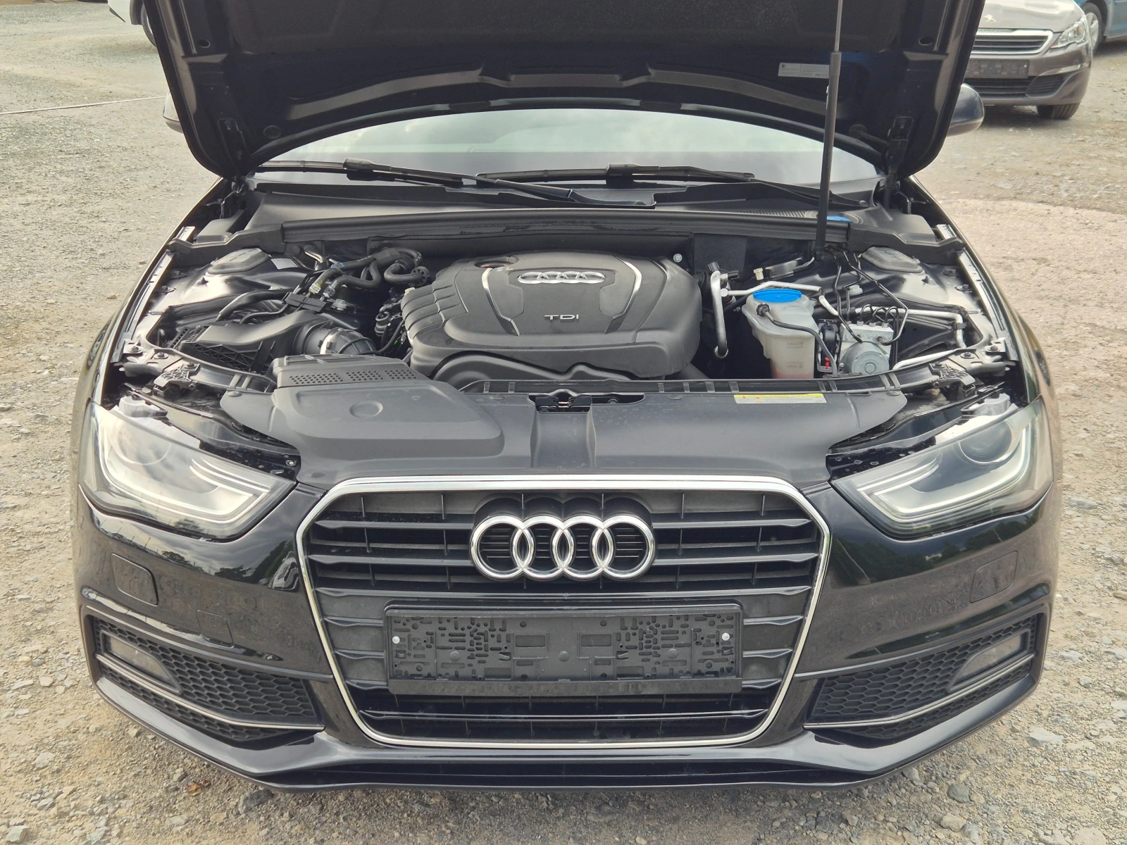 Audi A4 2.0TDI Автомат, снимка 15 - Автомобили и джипове - 54954648