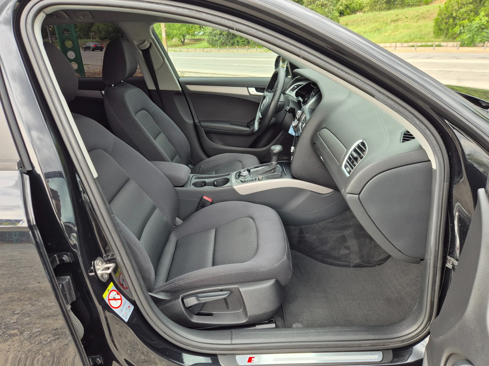Audi A4 2.0TDI Автомат, снимка 9 - Автомобили и джипове - 54954648
