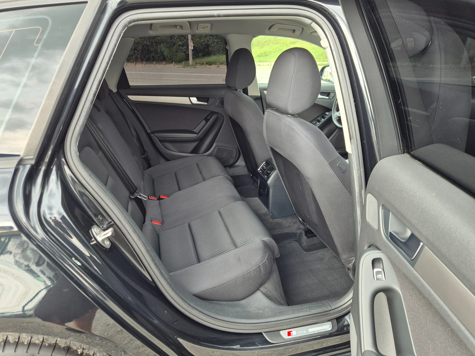 Audi A4 2.0TDI Автомат, снимка 10 - Автомобили и джипове - 54954648
