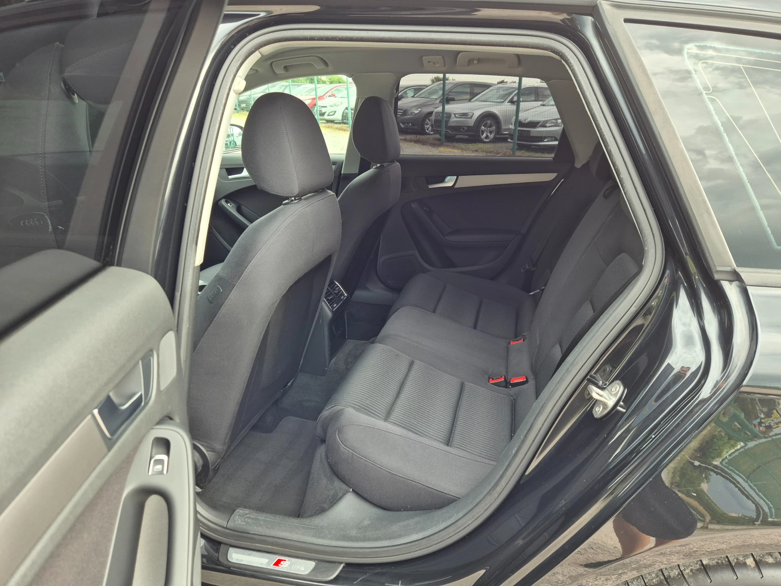 Audi A4 2.0TDI Автомат, снимка 12 - Автомобили и джипове - 54954648