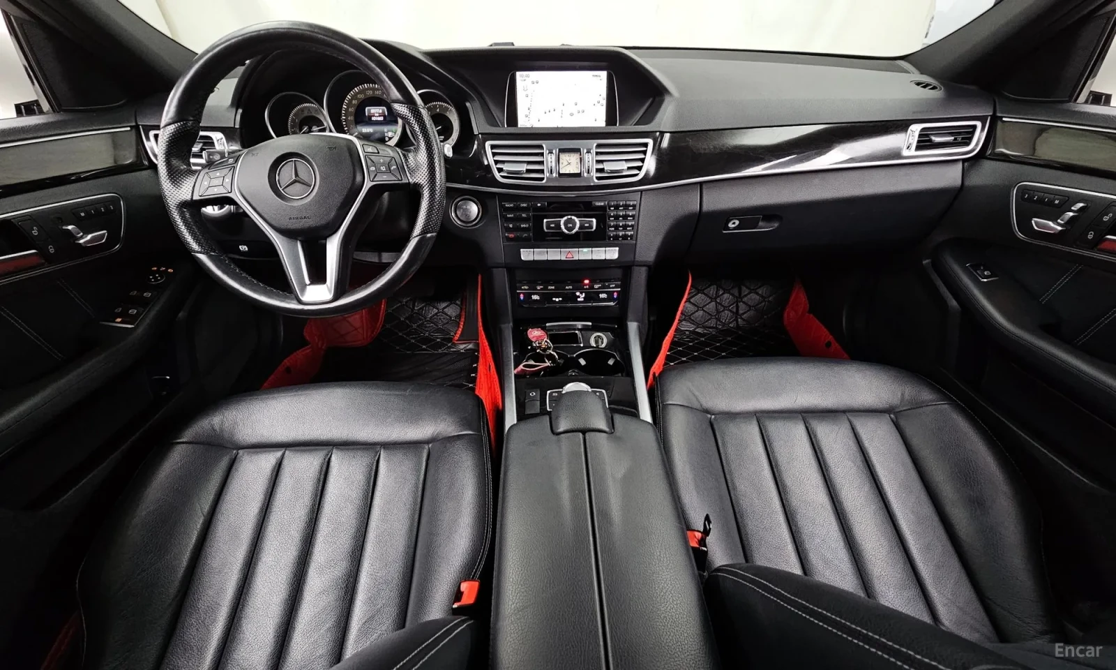 Mercedes-Benz E 300 AVANTGARDE* FACELIFT* 4MATIC* PANO* KEYLESS* 10000, снимка 7 - Автомобили и джипове - 55055802