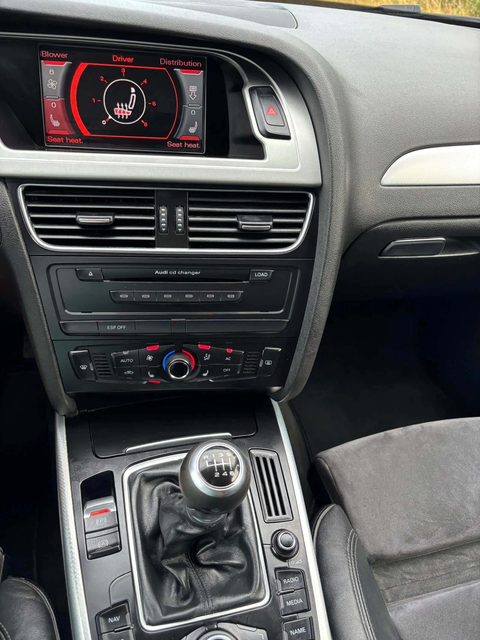 Audi A4 2.0 TDI // Top// S line//, снимка 17 - Автомобили и джипове - 55358987