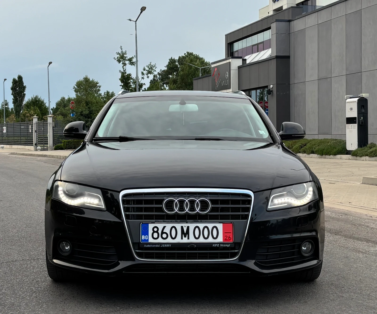 Audi A4 2.0 TDI // Top// S line//, снимка 12 - Автомобили и джипове - 55358987