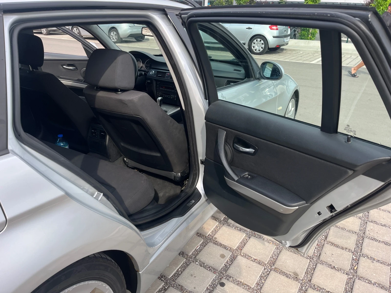 BMW 320, снимка 11 - Автомобили и джипове - 55697516