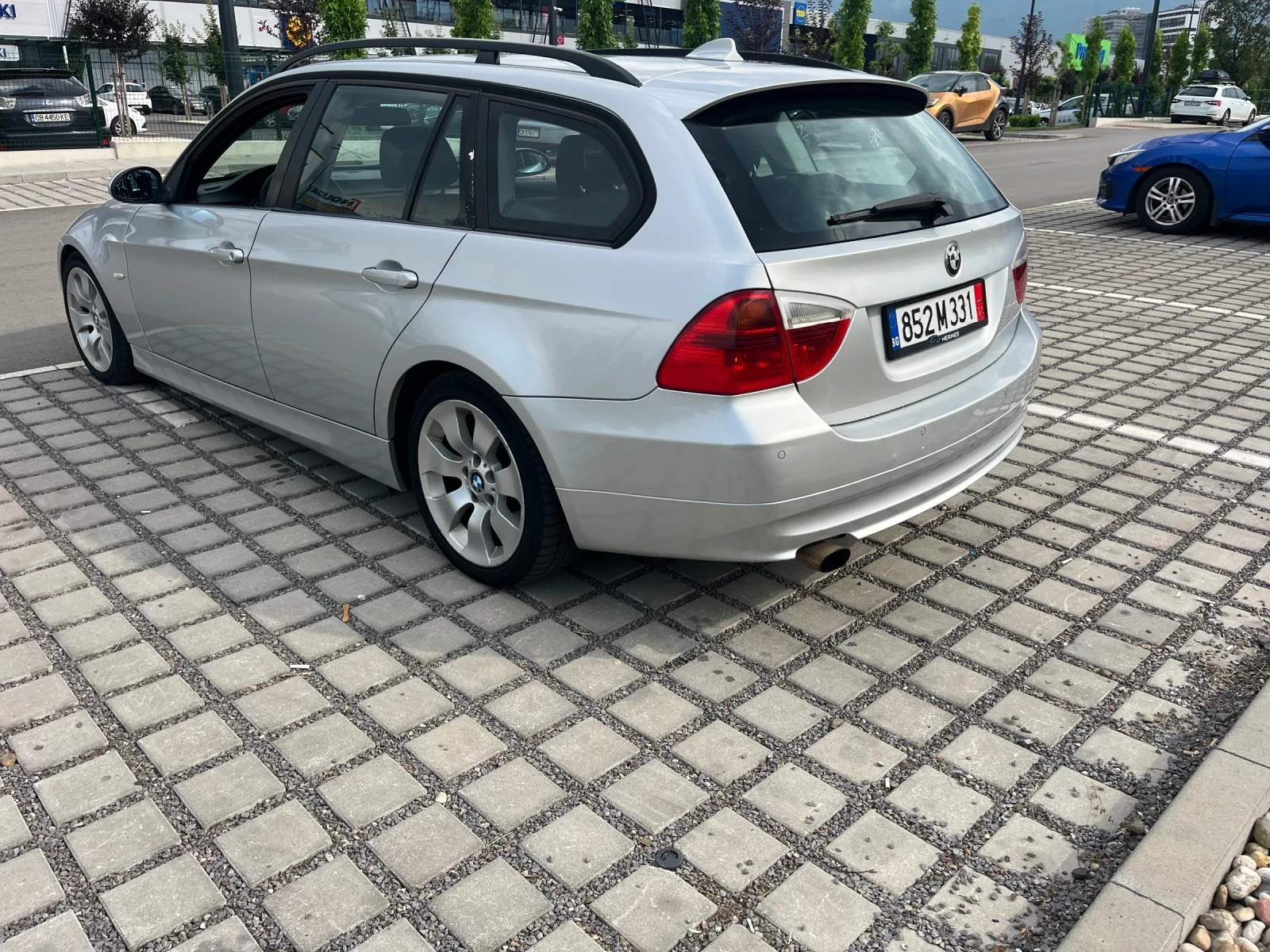 BMW 320, снимка 3 - Автомобили и джипове - 55697516