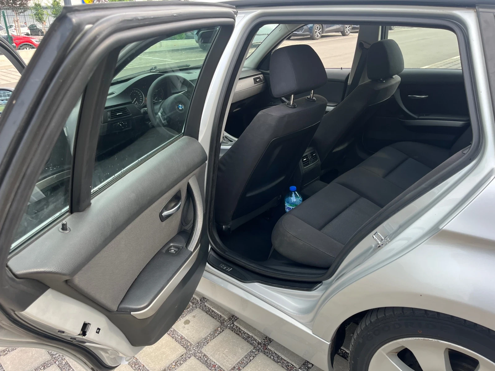 BMW 320, снимка 10 - Автомобили и джипове - 55697516