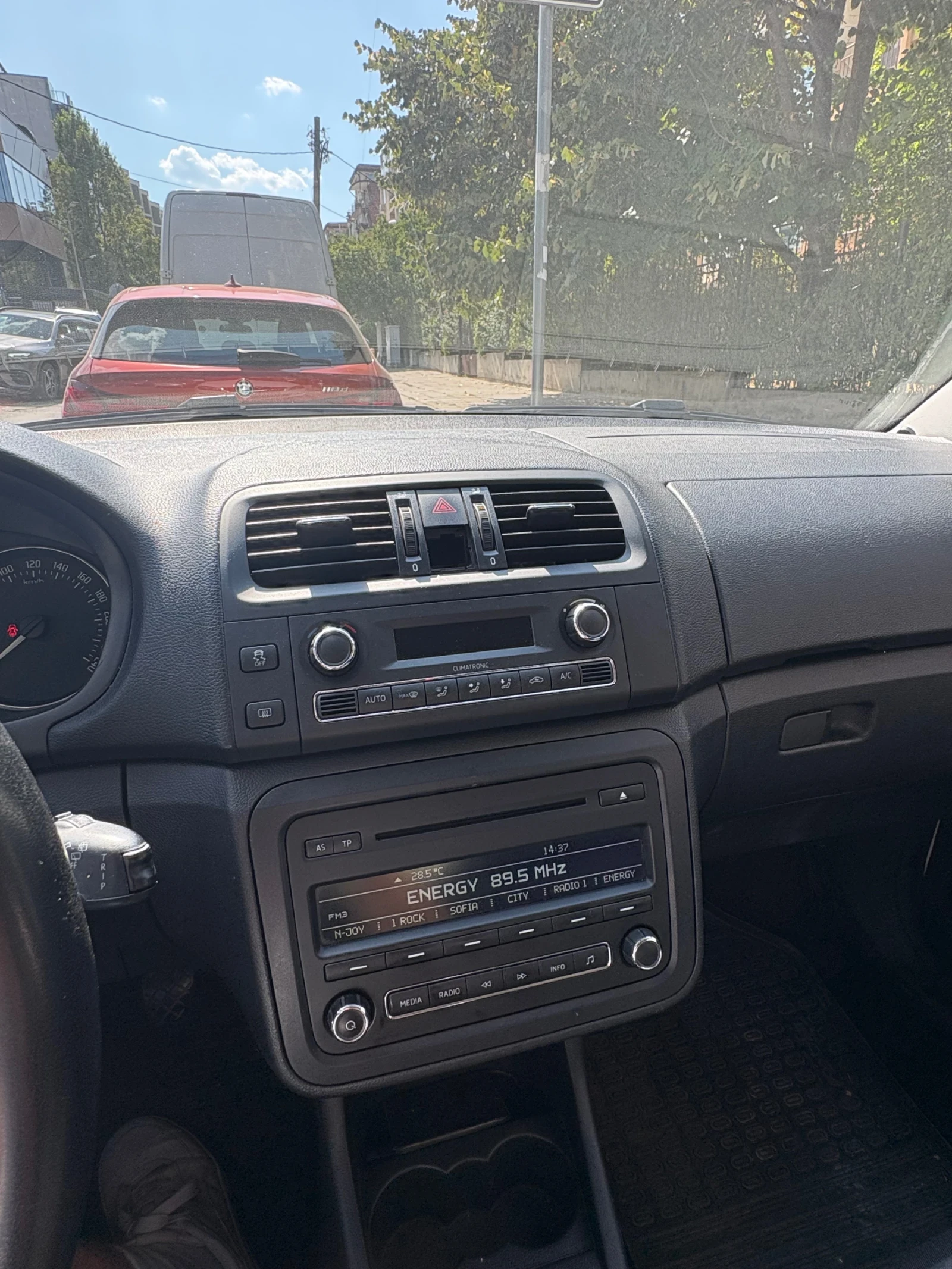 Skoda Fabia, снимка 9 - Автомобили и джипове - 56037555