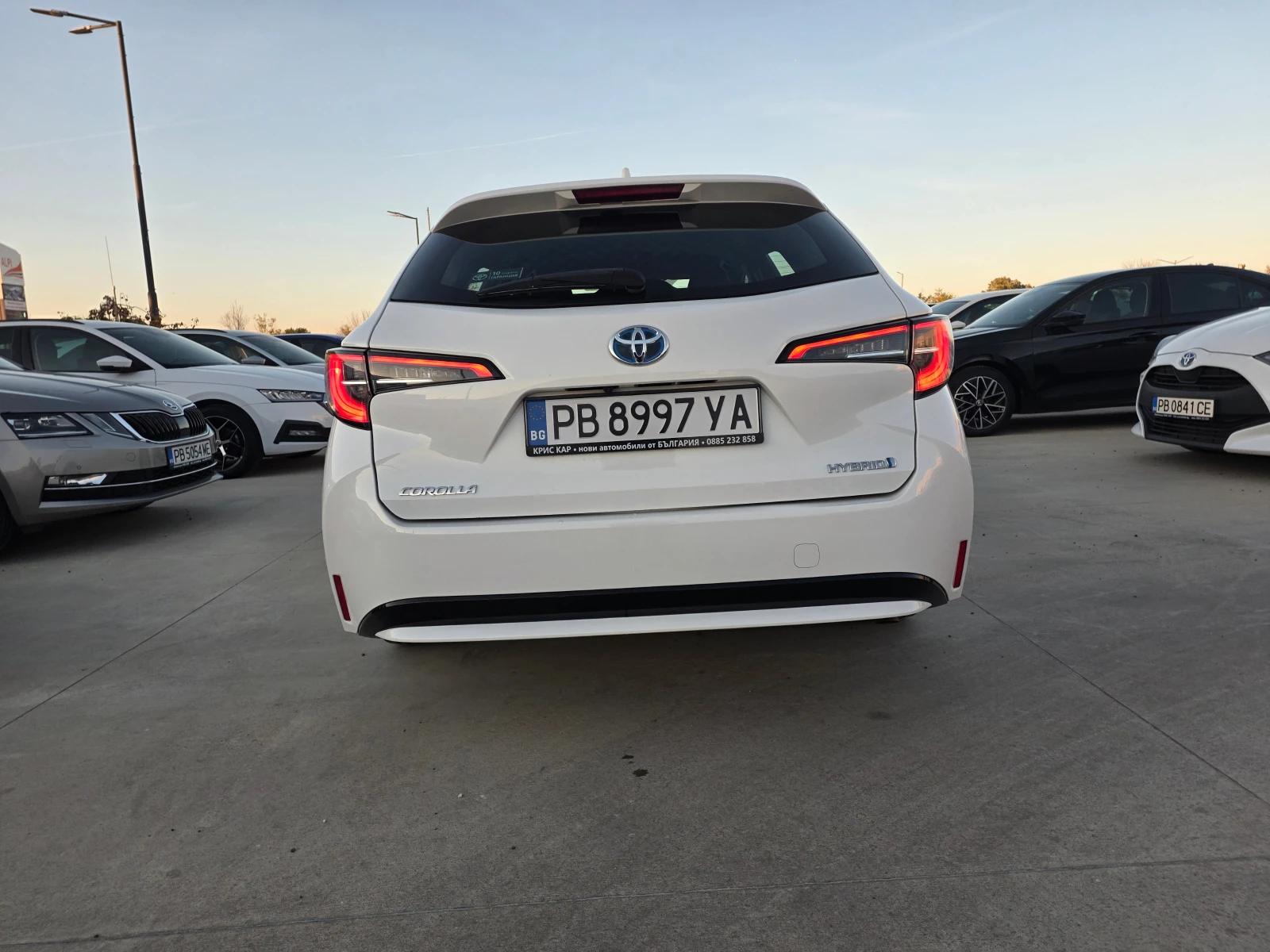 Toyota Corolla 1, 8 HYBRID A/T 122�� | Mobile.bg � ����������� 4