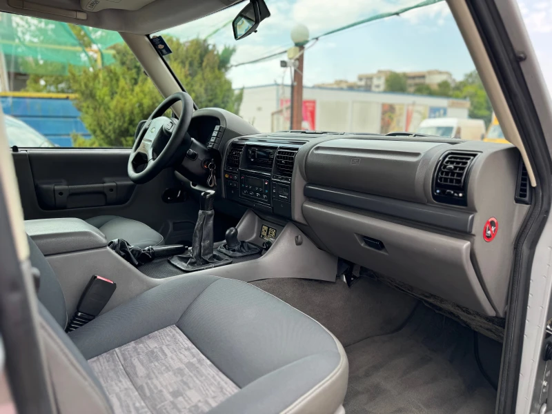 Land Rover Discovery 2.5Td5 * KLIMATRONIK, снимка 9 - Автомобили и джипове - 51019780