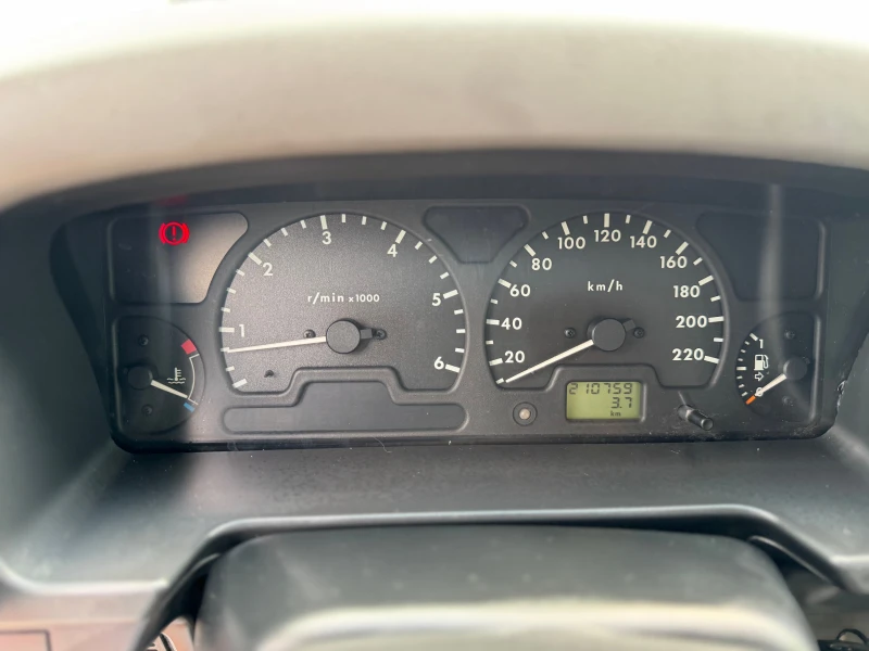 Land Rover Discovery 2.5Td5 * KLIMATRONIK, снимка 13 - Автомобили и джипове - 51019780