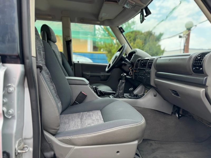 Land Rover Discovery 2.5Td5 * KLIMATRONIK, снимка 10 - Автомобили и джипове - 51019780