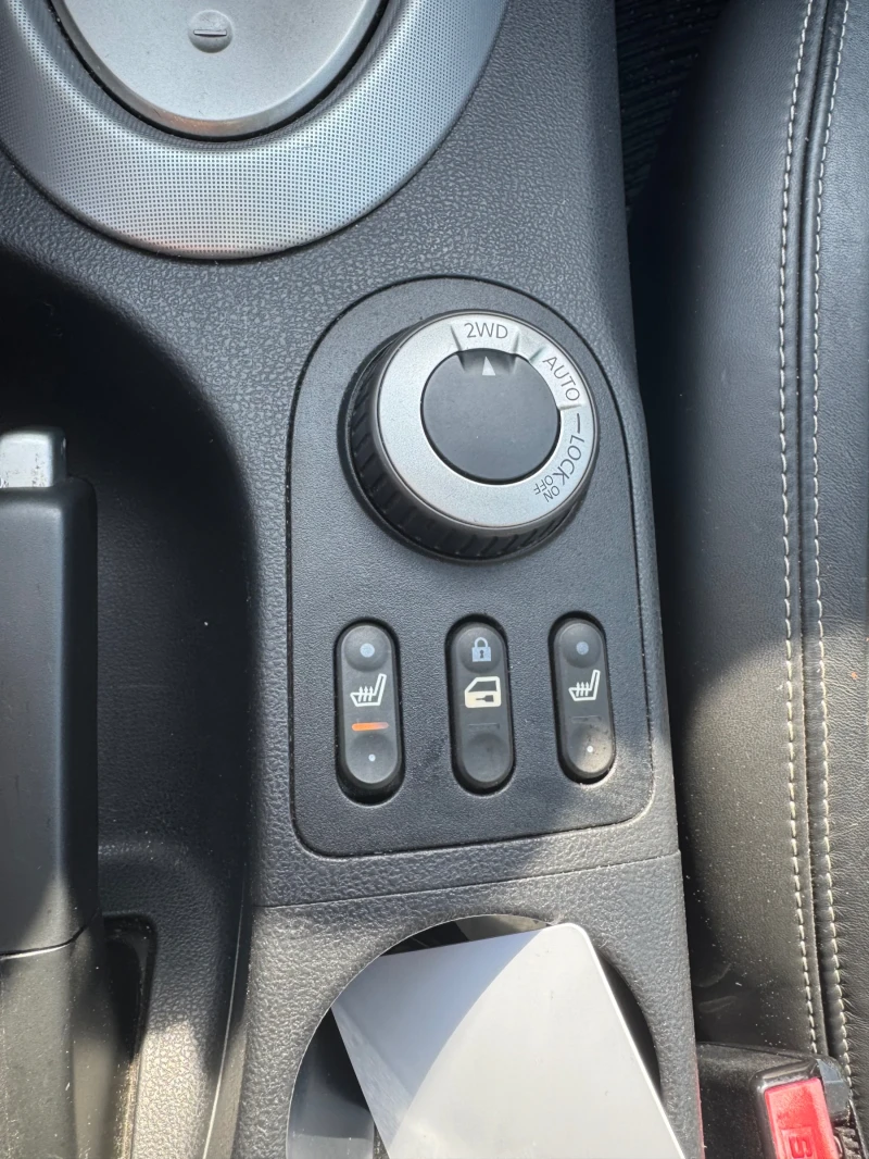 Nissan Qashqai 2.0 dCi , снимка 12 - Автомобили и джипове - 53534969