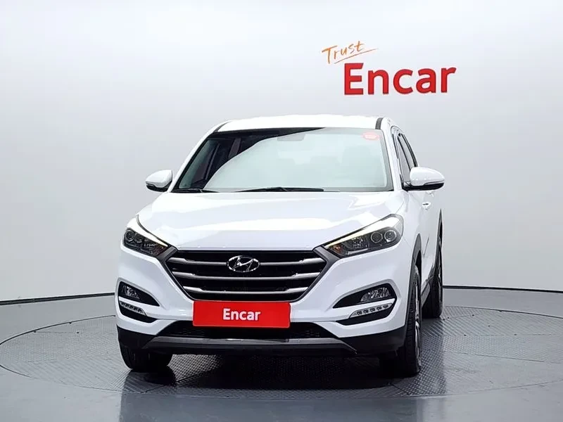 Hyundai Tucson 2.0 CRDi 4WD, снимка 3 - Автомобили и джипове - 55132972