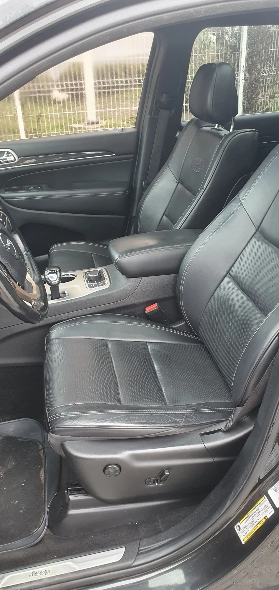 Jeep Grand cherokee V8 , 8zf, OVERLAND , снимка 3 - Автомобили и джипове - 53903875