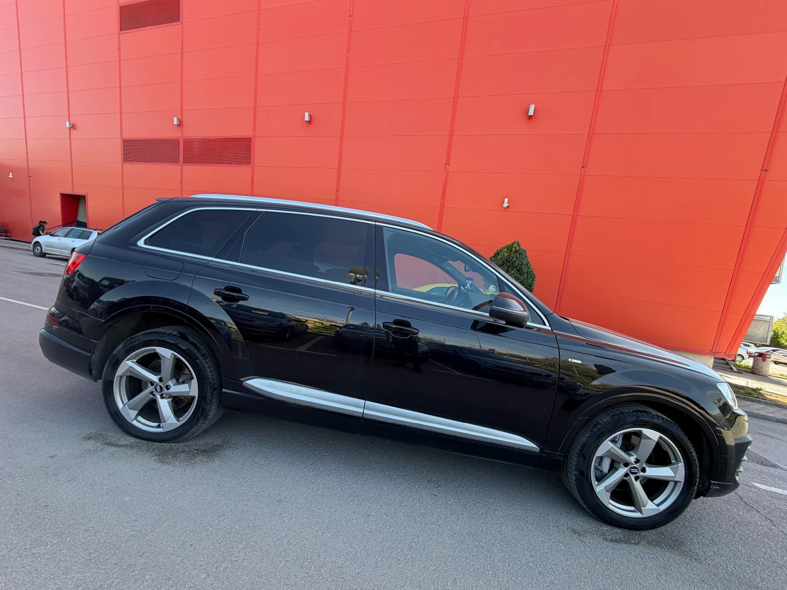 Audi Q7 Sline* Digital* Панорама* 7места, снимка 4 - Автомобили и джипове - 54343121