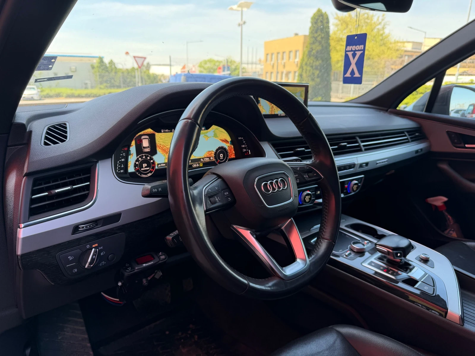 Audi Q7 Sline* Digital* Панорама* 7места, снимка 13 - Автомобили и джипове - 54343121