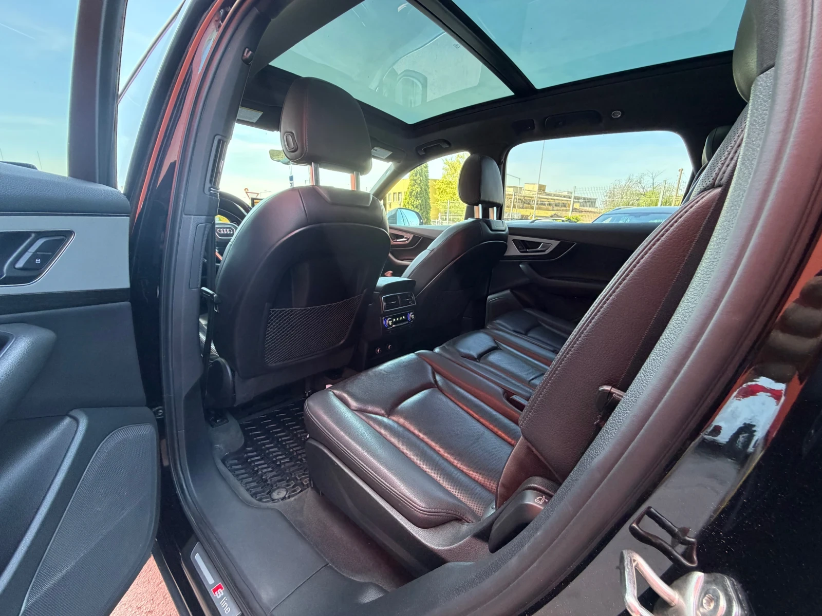 Audi Q7 Sline* Digital* Панорама* 7места, снимка 8 - Автомобили и джипове - 54343121