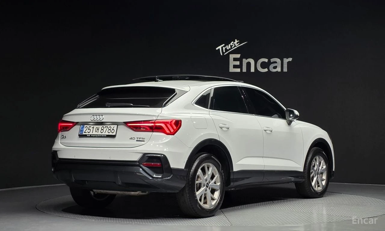 Audi Q3 Sportback 40TFSI* MATRIX* S* LINE* ДИСТРОНИК* КАМЕРА* , снимка 2 - Автомобили и джипове - 55444777