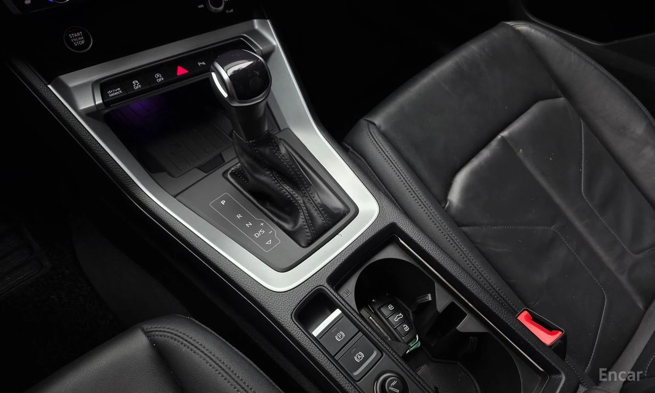Audi Q3 Sportback 40TFSI* MATRIX* S* LINE* ДИСТРОНИК* КАМЕРА* , снимка 10 - Автомобили и джипове - 55444777