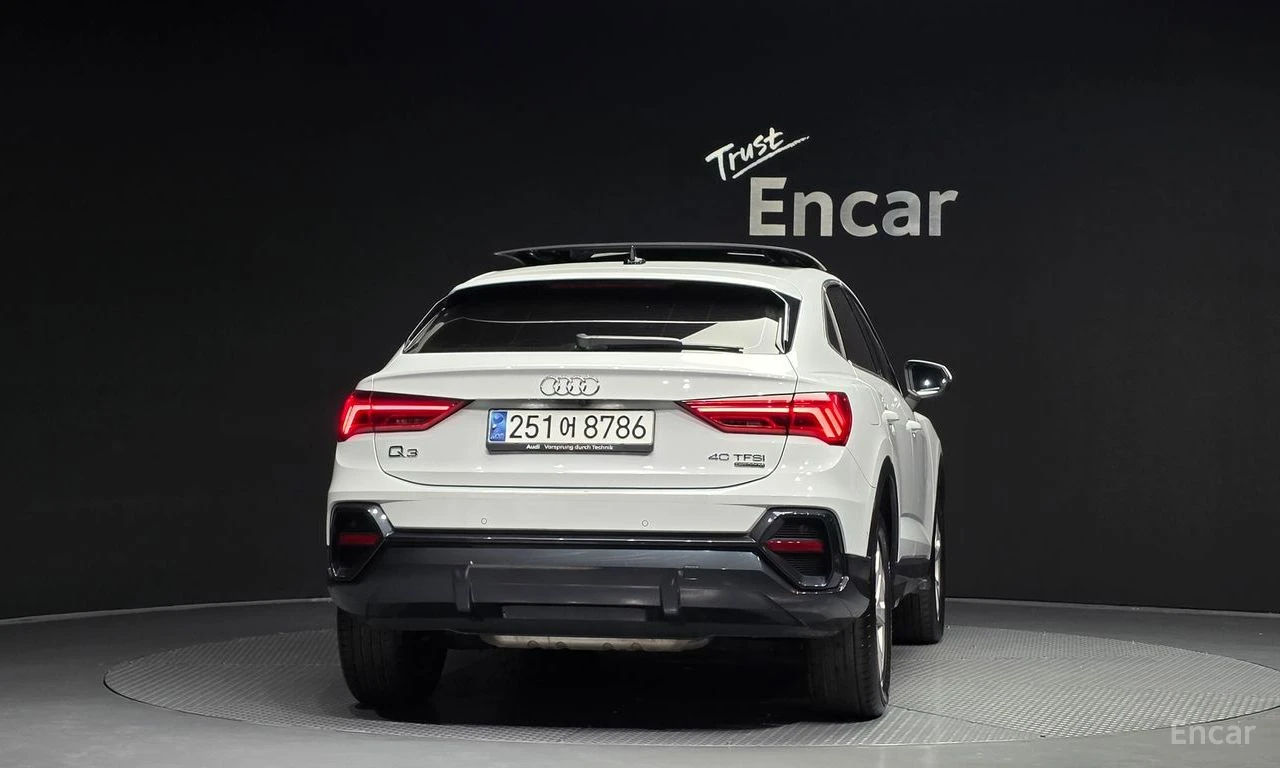 Audi Q3 Sportback 40TFSI* MATRIX* S* LINE* ДИСТРОНИК* КАМЕРА* , снимка 4 - Автомобили и джипове - 55444777