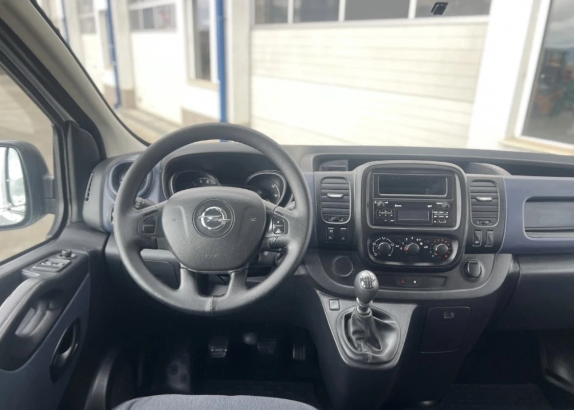 Renault Trafic 6-места / Климатик, снимка 15 - Бусове и автобуси - 55959901