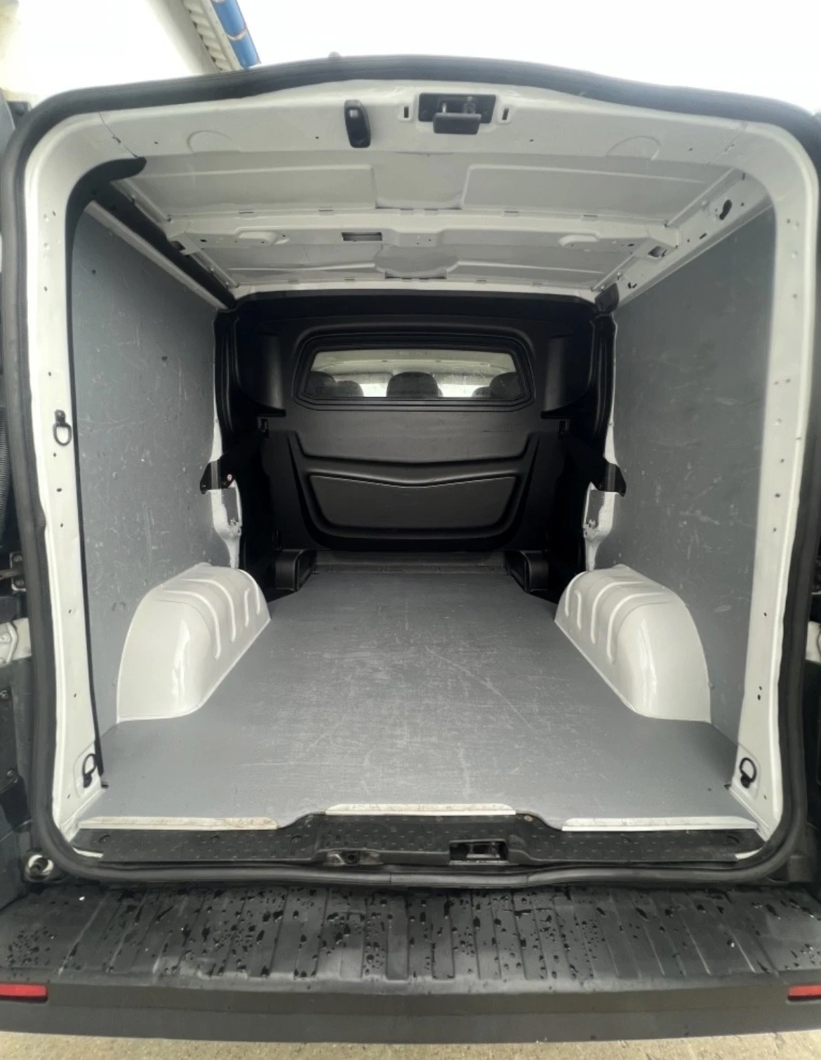 Renault Trafic 6-места / Климатик, снимка 10 - Бусове и автобуси - 55959901