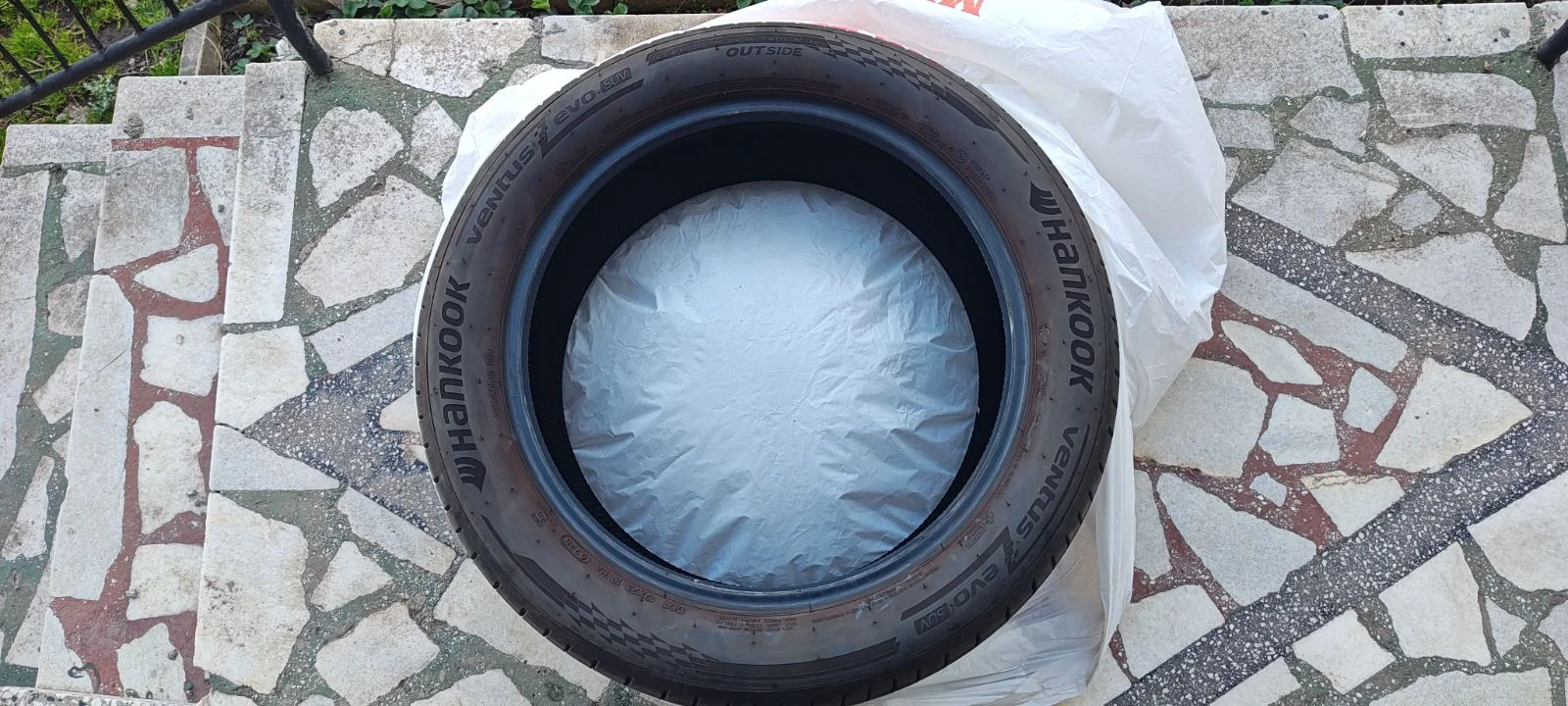 Гуми Летни 235/50R19, снимка 5 - Гуми и джанти - 54140941