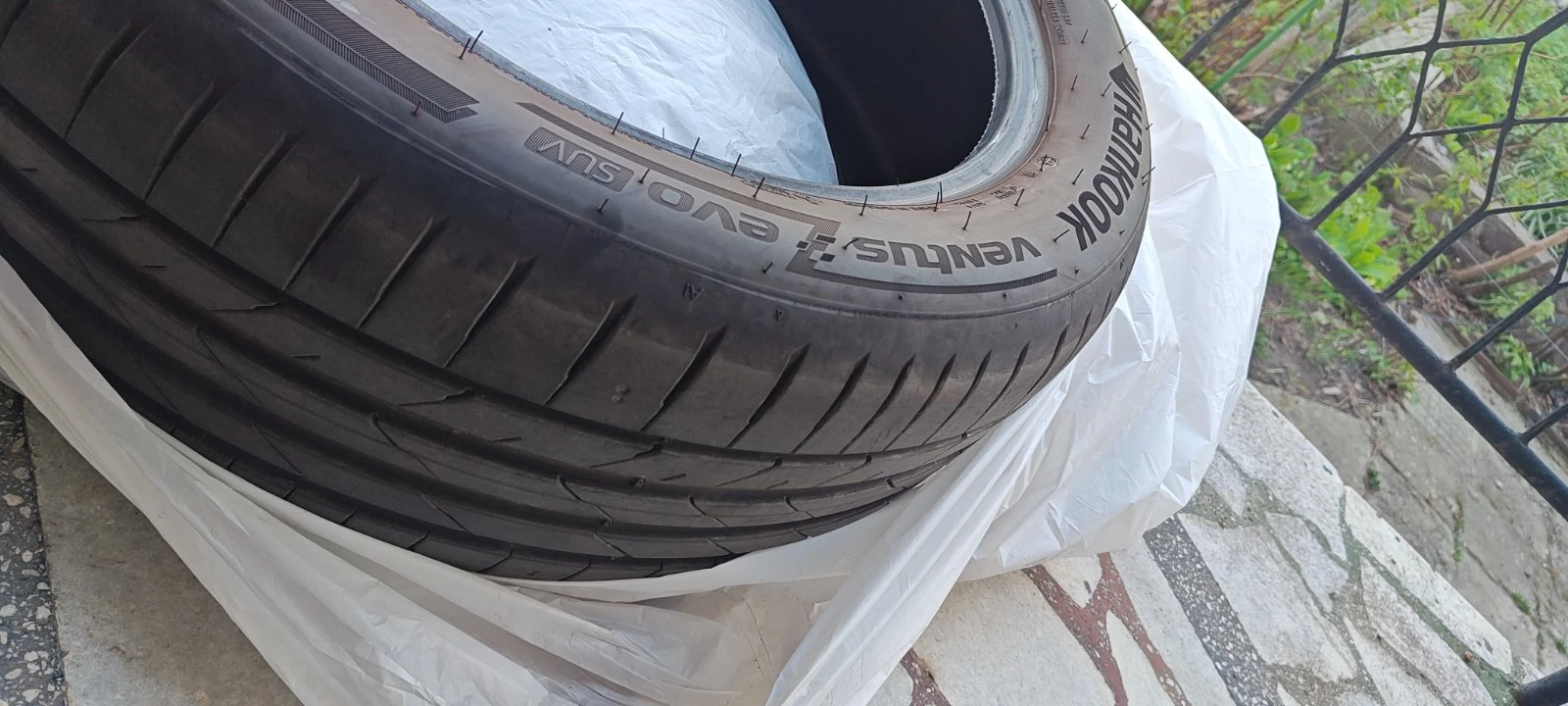 Гуми Летни 235/50R19, снимка 6 - Гуми и джанти - 54140941