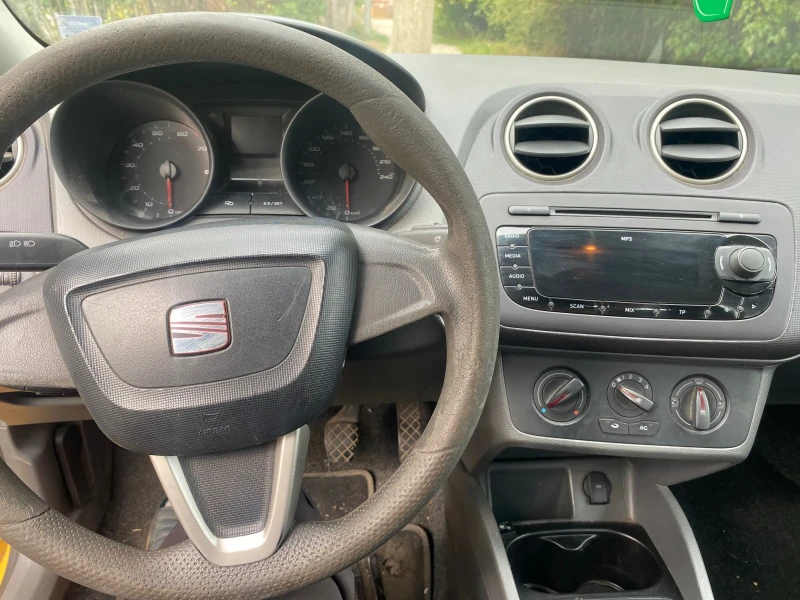 Seat Ibiza, снимка 4 - Автомобили и джипове - 47560584