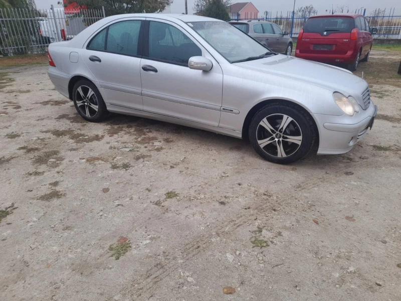 Mercedes-Benz C 220 2.2 CDI, снимка 4 - Автомобили и джипове - 48545993