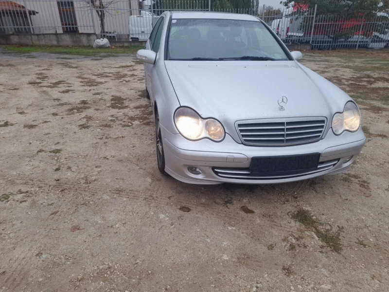 Mercedes-Benz C 220 2.2 CDI, снимка 6 - Автомобили и джипове - 48545993